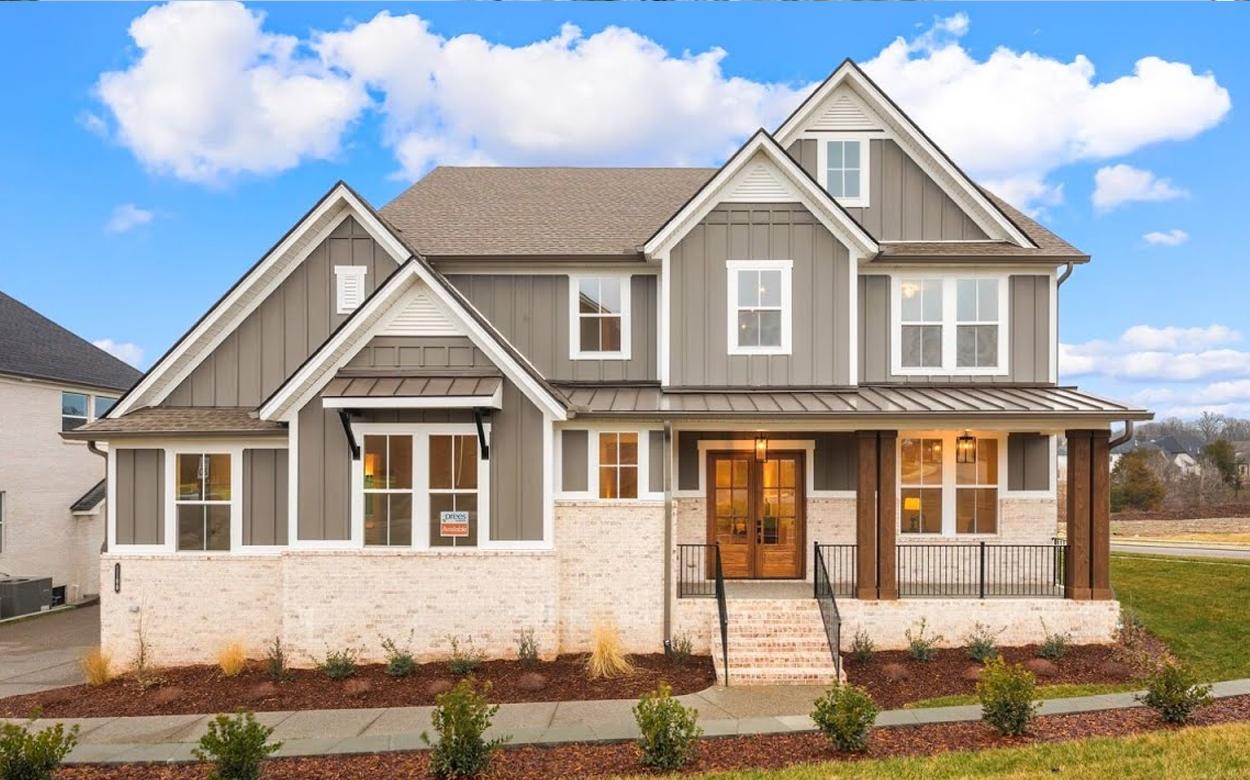 Elegant 21-Cent Residence with Dual Kitchens & Upstairs Swimming Pool.