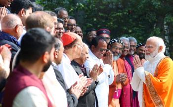 ഡോണ്‍ ബോസ്‌കോ ഇന്‍സ്റ്റിറ്റ്യൂട്ടിന്റെ രജതജൂബിലി ആഘോഷം; ഫാ. വി. എം തോമസിന്റെ ആത്മകഥ പ്രകാശനം ചെയ്തു.