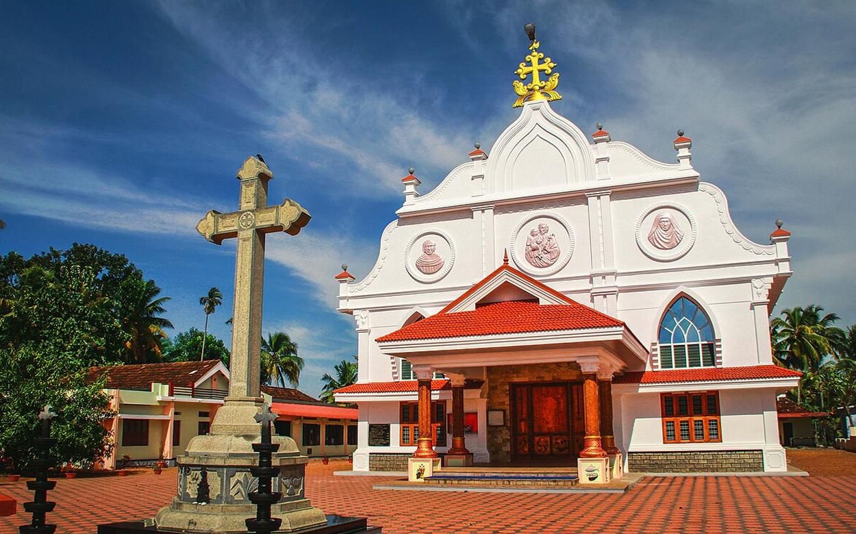 കരിമ്പനക്കുളം തിരുഹൃദയ ദേവാലയ ശതാബ്ദി ആഘോഷങ്ങള്‍ 23ന് സമാപിക്കും.